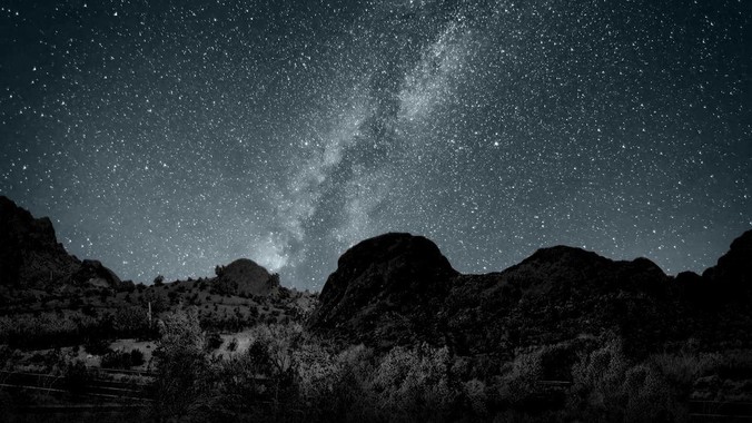 今年上半年结婚登记数再创新低，较去年同期减少 49.8 万对，如何看待这一现象？